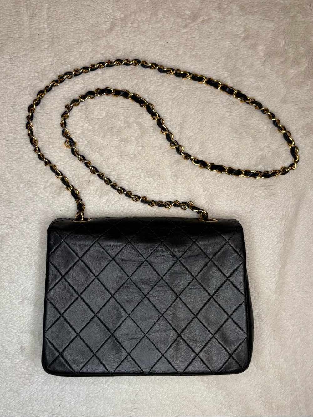 CHANEL Vintage Mini Matelasse Black Quilted Leather Shoulder Bag with Gold Chain - Picture 8 of 16